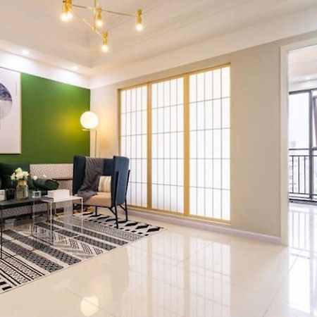 Wuhan Hongshan-Guanggu Square- Locals Apartment 00157650 Exterior foto