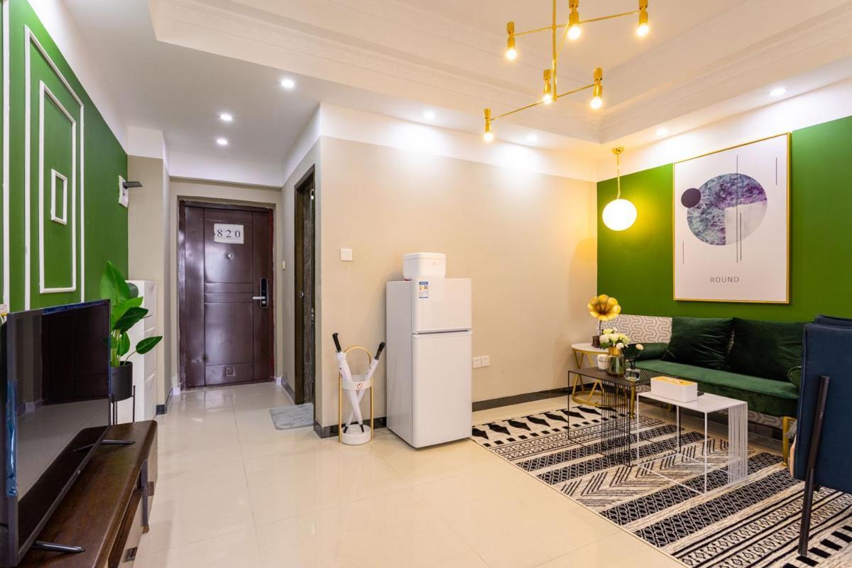 Wuhan Hongshan-Guanggu Square- Locals Apartment 00157650 Exterior foto